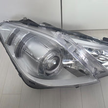 Load image into Gallery viewer, Mercedes-Benz W207 E200 E260 HID Xenon RIGHT headlight OEM GENUINE A2078200259