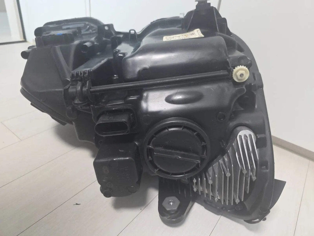 Mercedes-Benz W212 E200 E220 HID Xenon Left EU headlight OEM GENUINE A2128200139