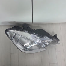 Load image into Gallery viewer, Mercedes-Benz W207 E200 E260 HID Xenon RIGHT headlight OEM GENUINE A2078200259