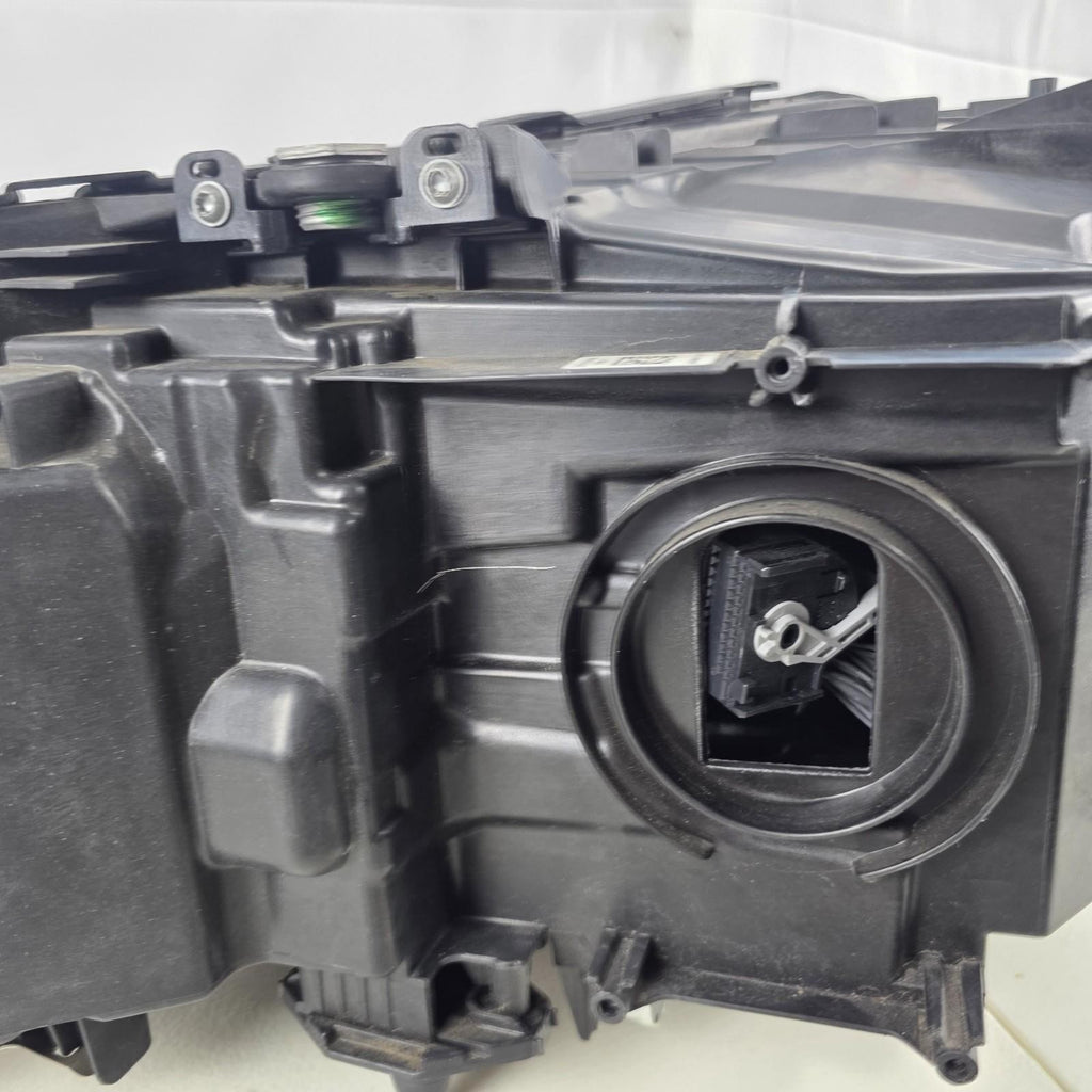 🚗  BMW 5 Series G30, G31 LED Headlight RIGHT OEM GENUINE 8499112