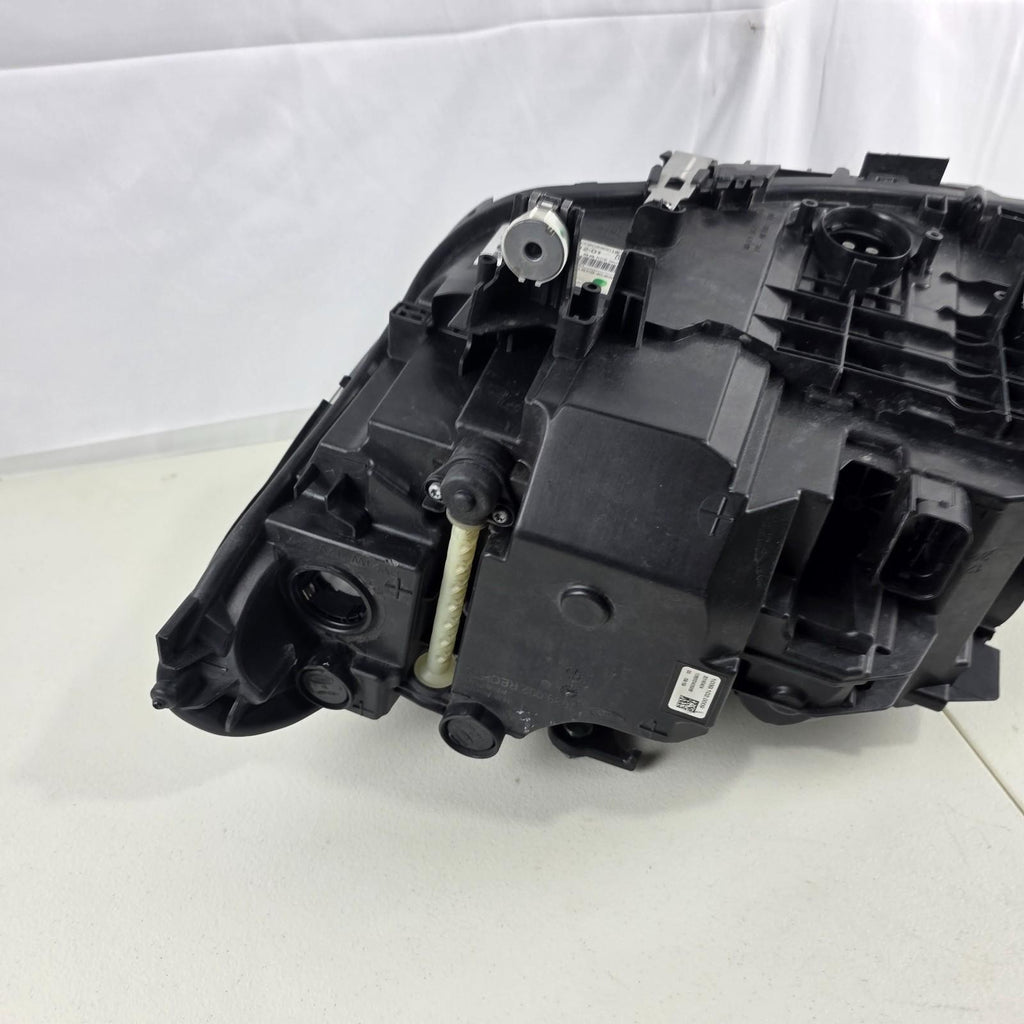 🚗  BMW 5 Series G30, G31 LED Headlight RIGHT OEM GENUINE 8499112