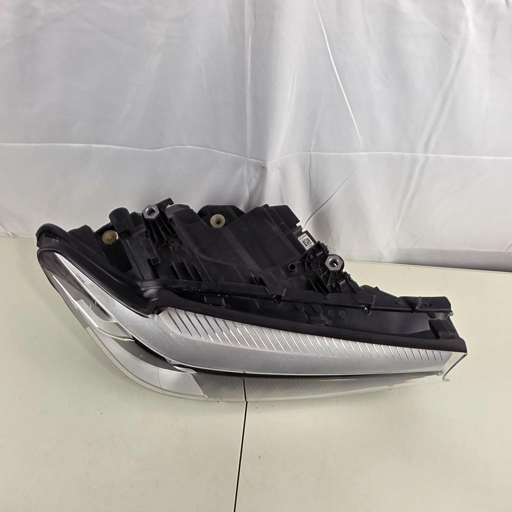 🚗  BMW 5 Series G30, G31 LED Headlight RIGHT OEM GENUINE 8499112